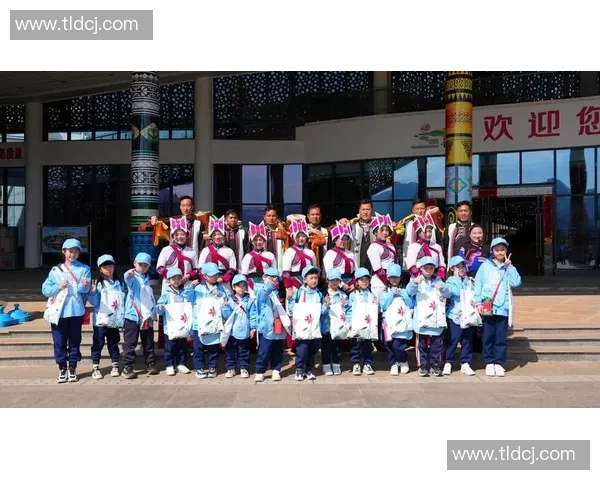 文山加油！13名吉林市“雾凇宝贝”看滇超为云南文山队主场助威！